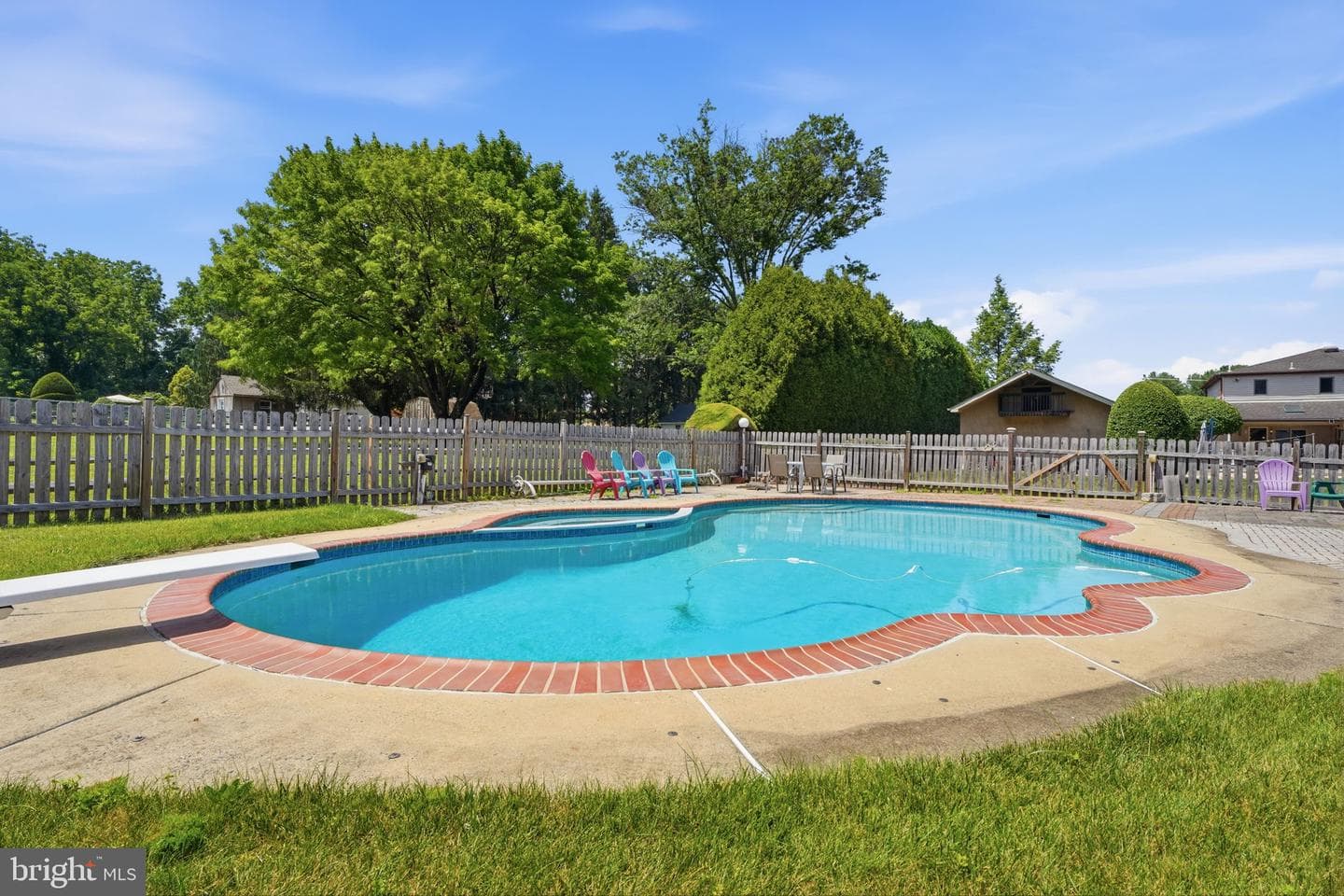 560 Lower Holland Road photo 67