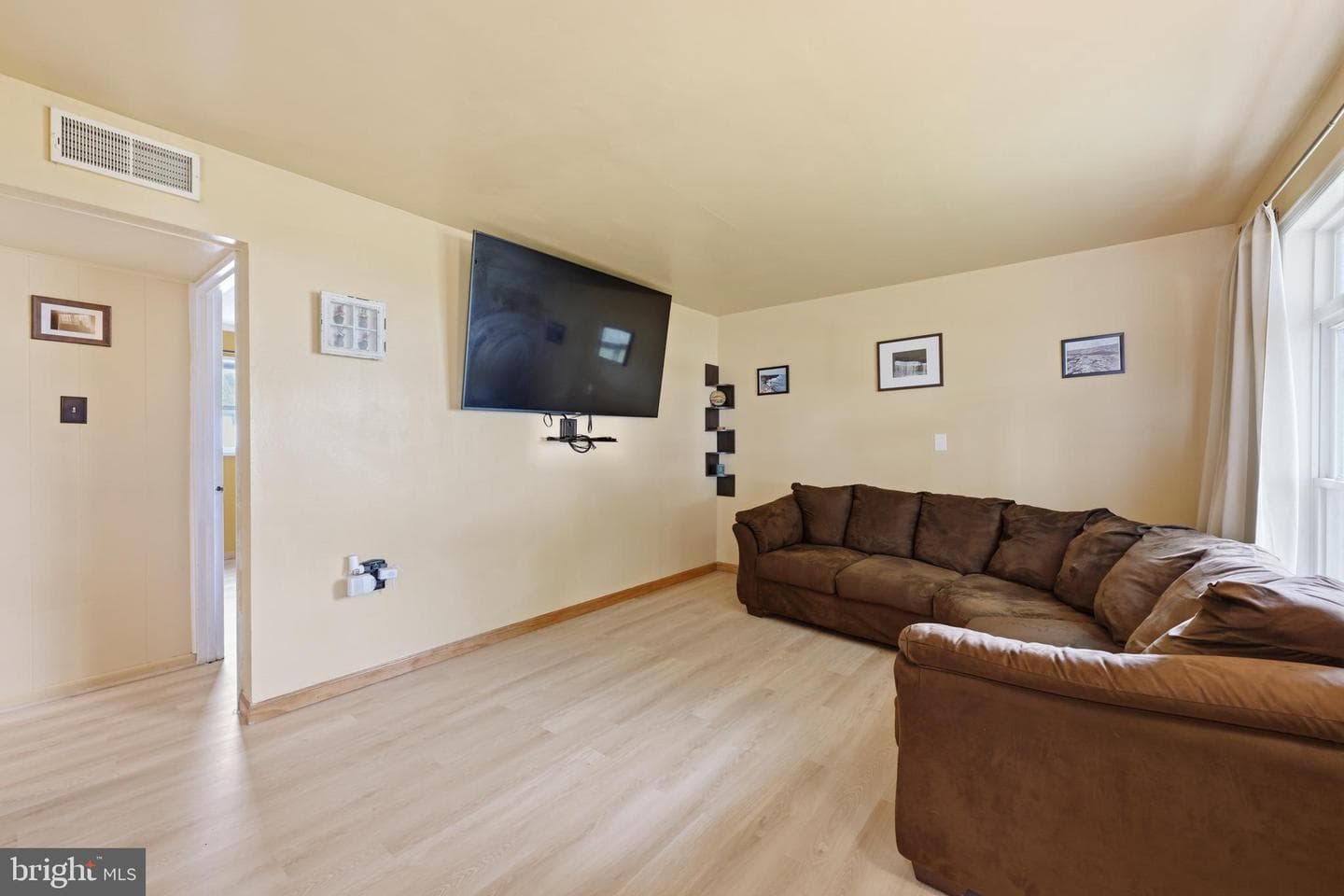 587 Arbor Road photo 11