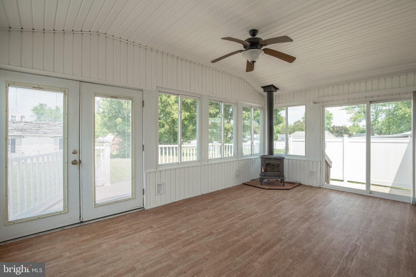 772 Clifford Street photo 17