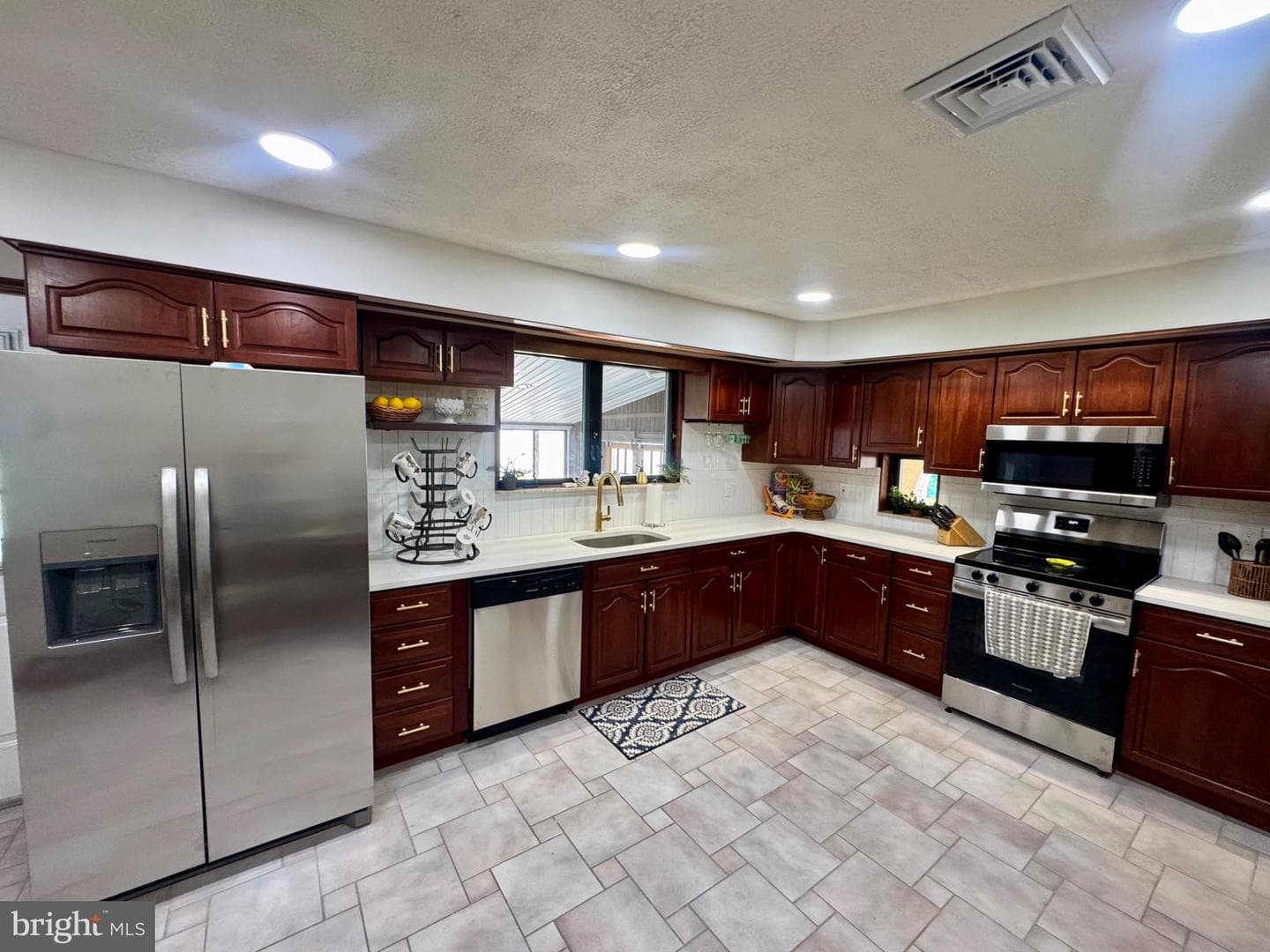454 Dunksferry Road photo 30