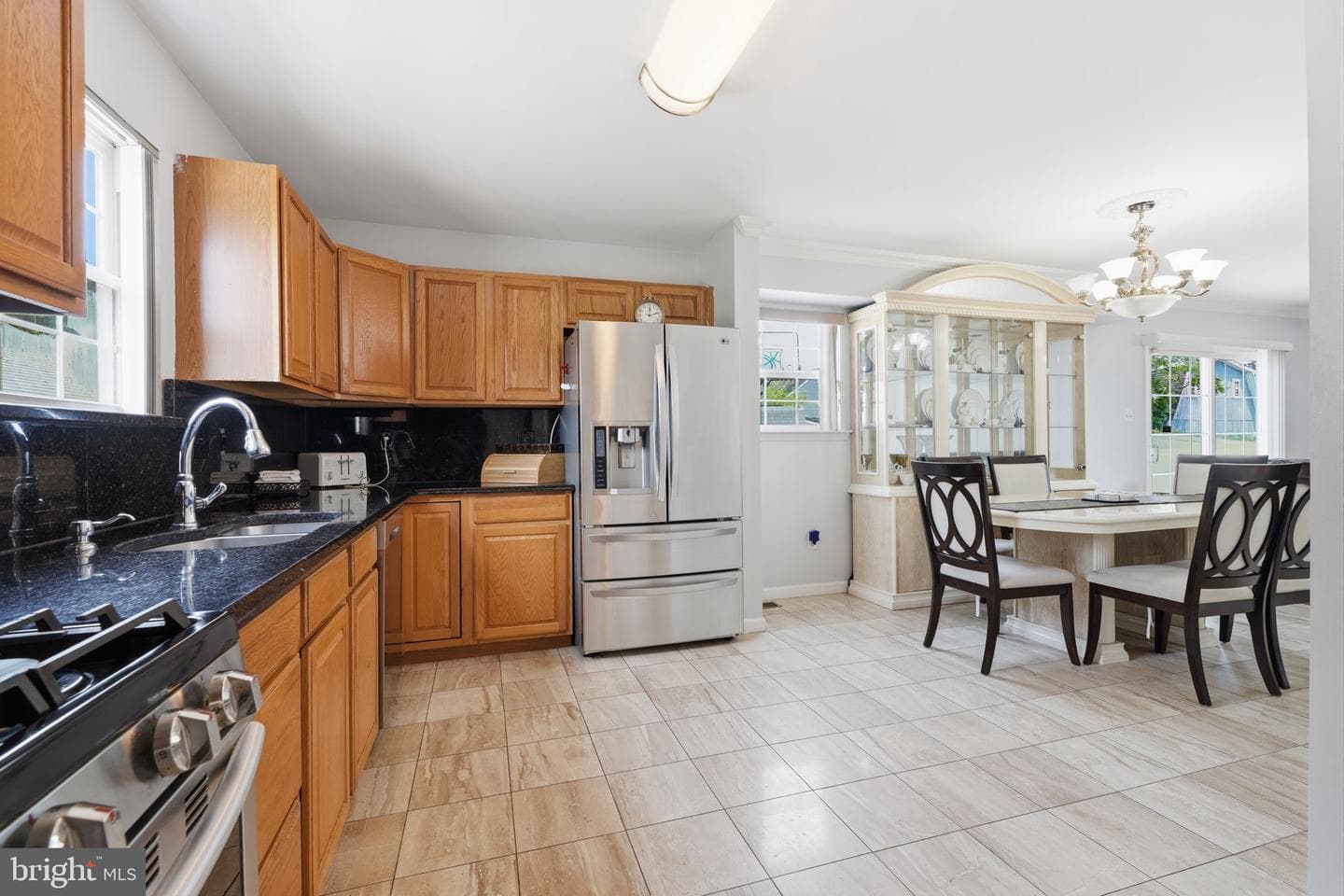 2347 Maple Avenue photo 14