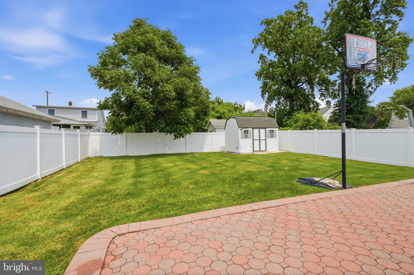 2347 Maple Avenue photo 39