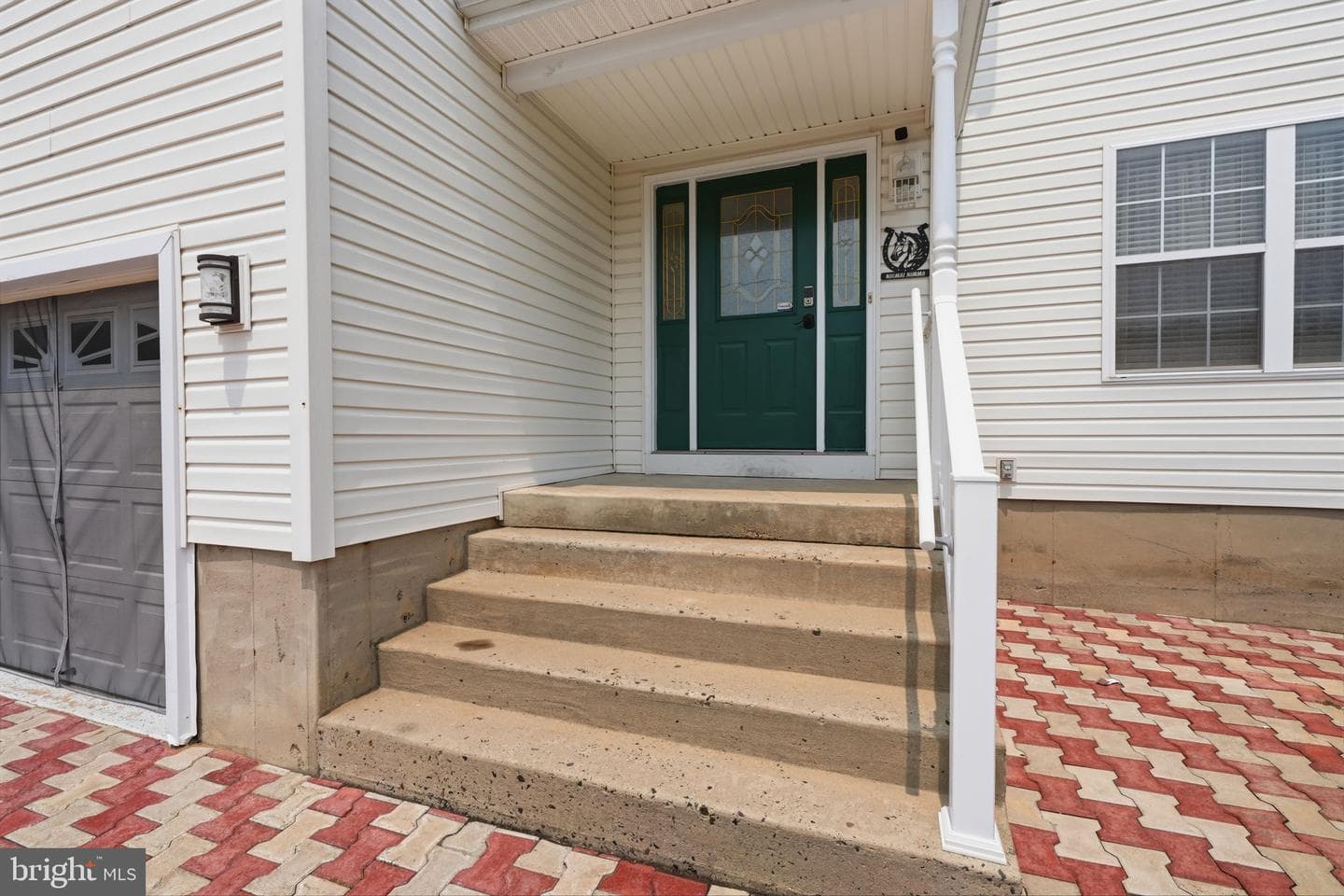 2347 Maple Avenue photo 4