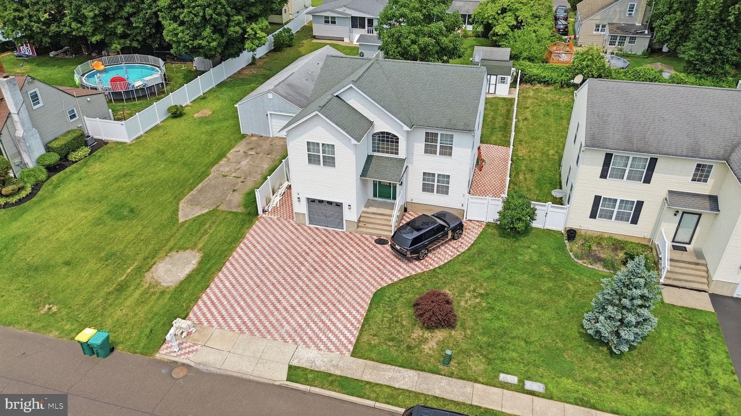 2347 Maple Avenue photo 49