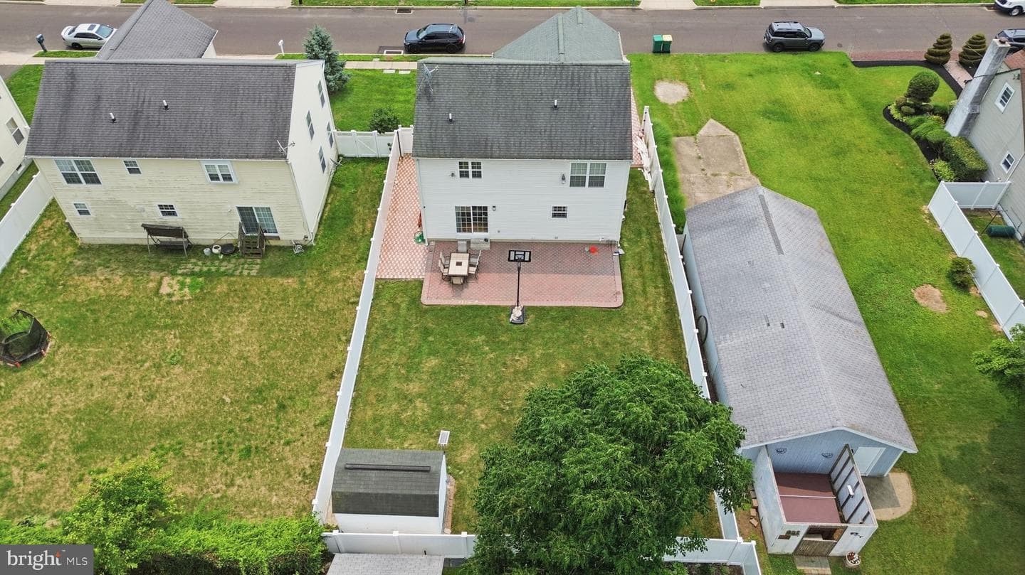 2347 Maple Avenue photo 53