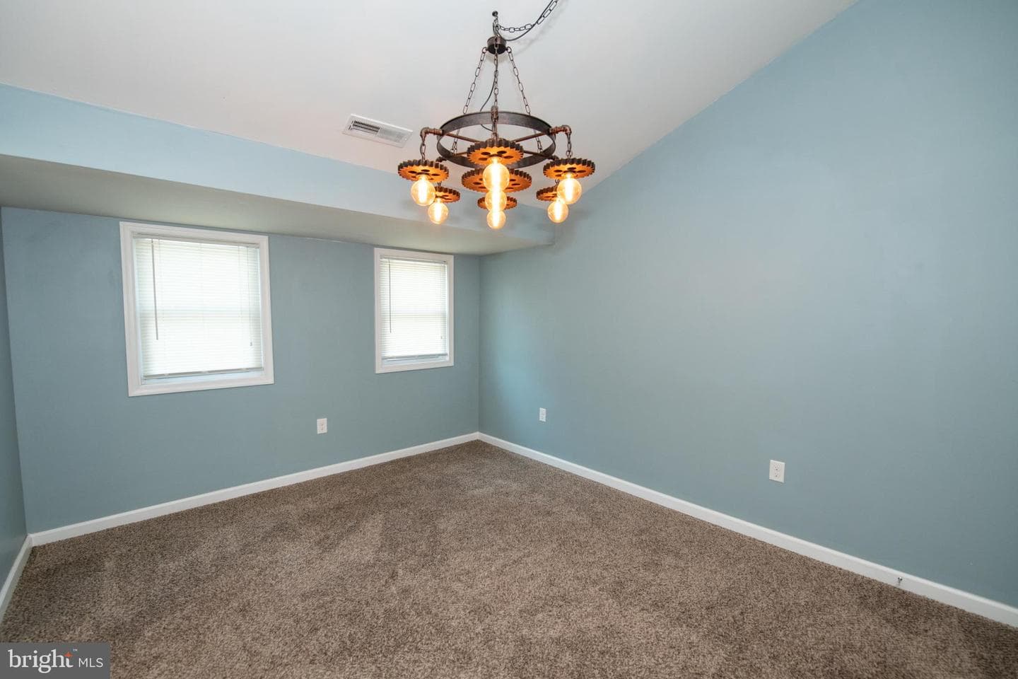 31 Roundwood Lane photo 17