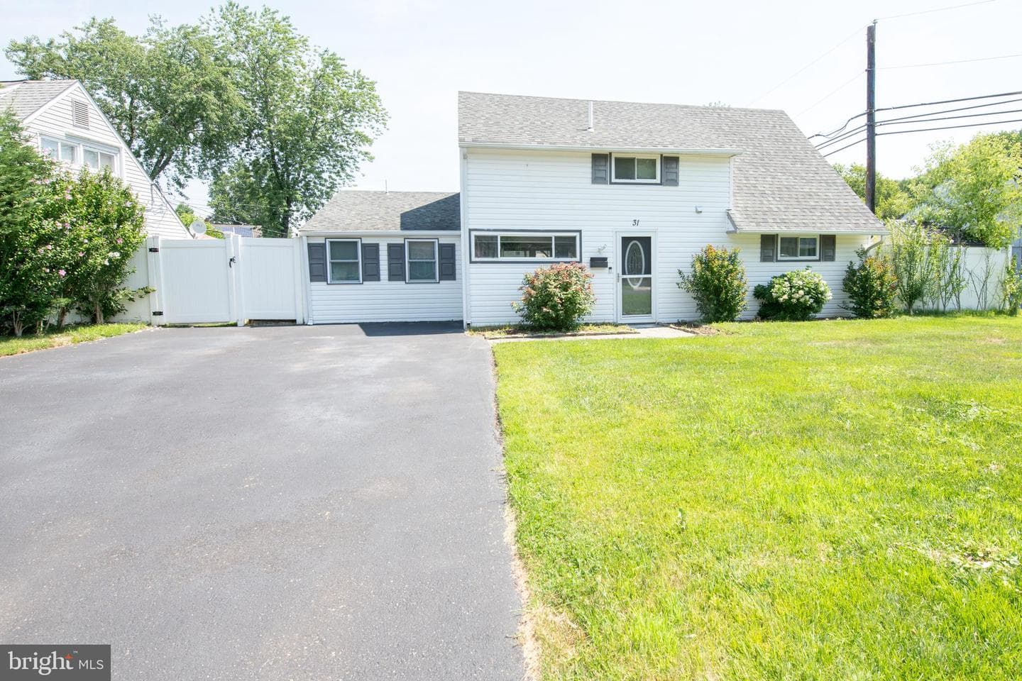 31 Roundwood Lane, Levittown
