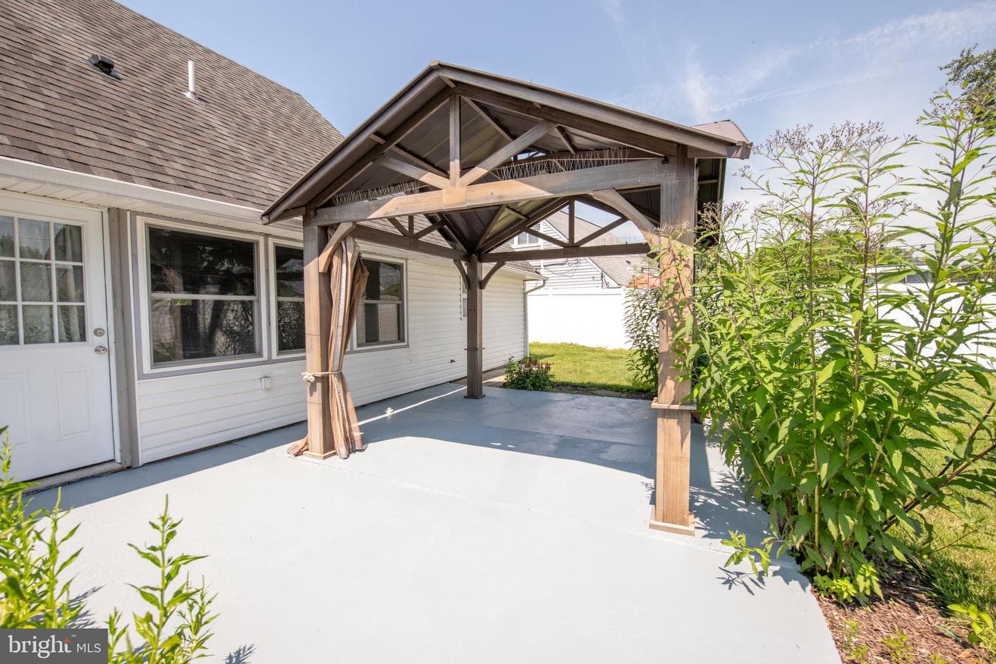 31 Roundwood Lane photo 42
