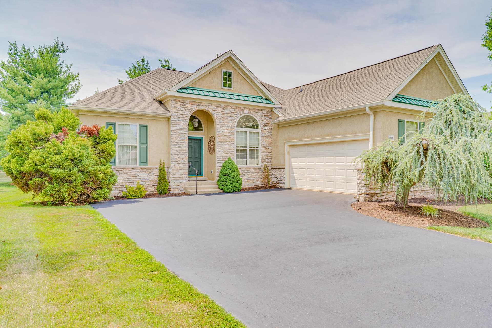 1010 Monroe Drive, Warwick