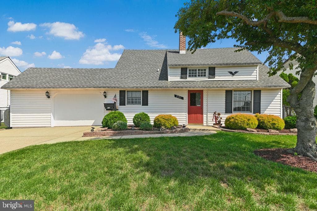 281 Northpark Drive, Levittown