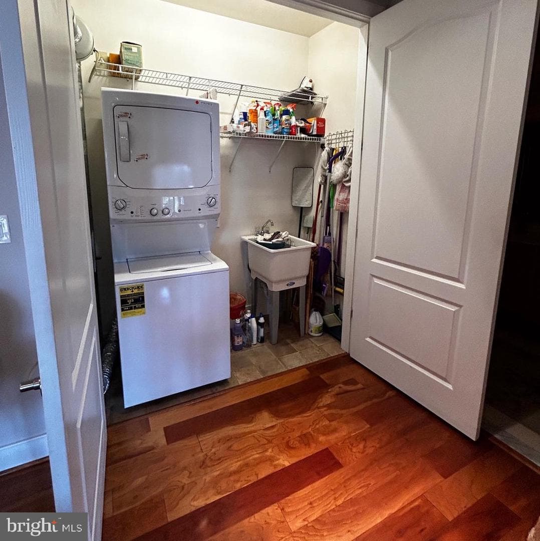 2326 Meridian Blvd photo 26
