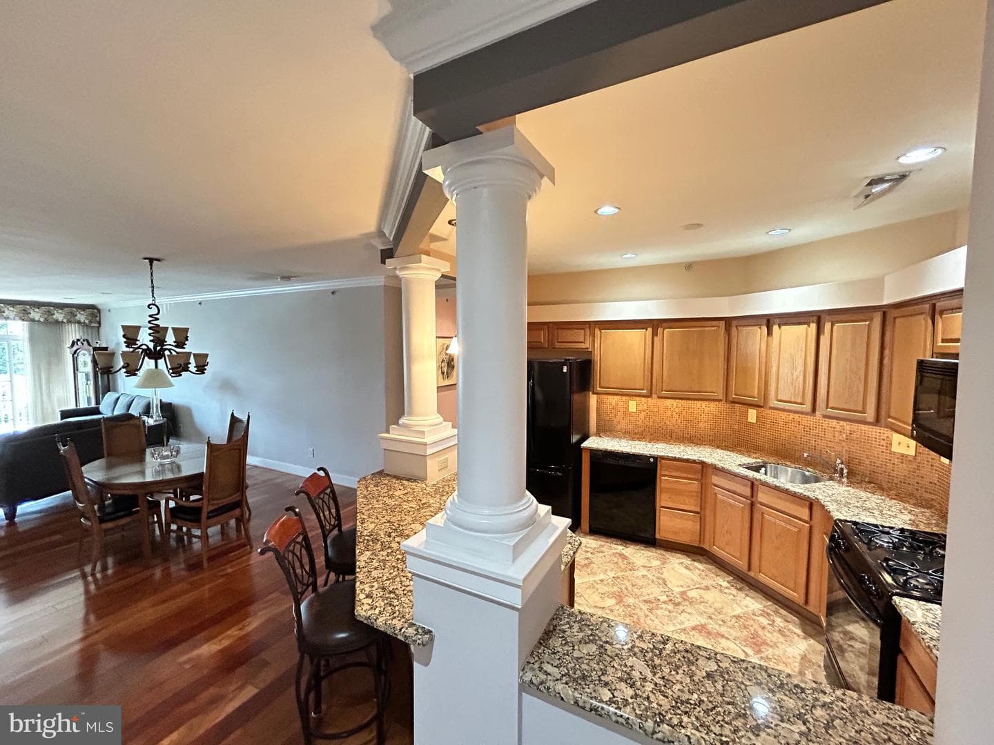 2326 Meridian Blvd photo 27