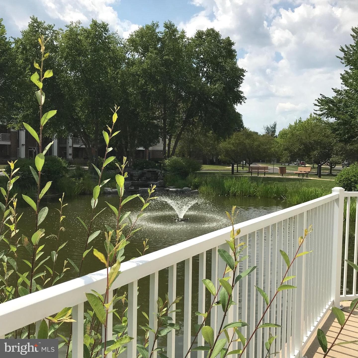 2326 Meridian Blvd photo 32