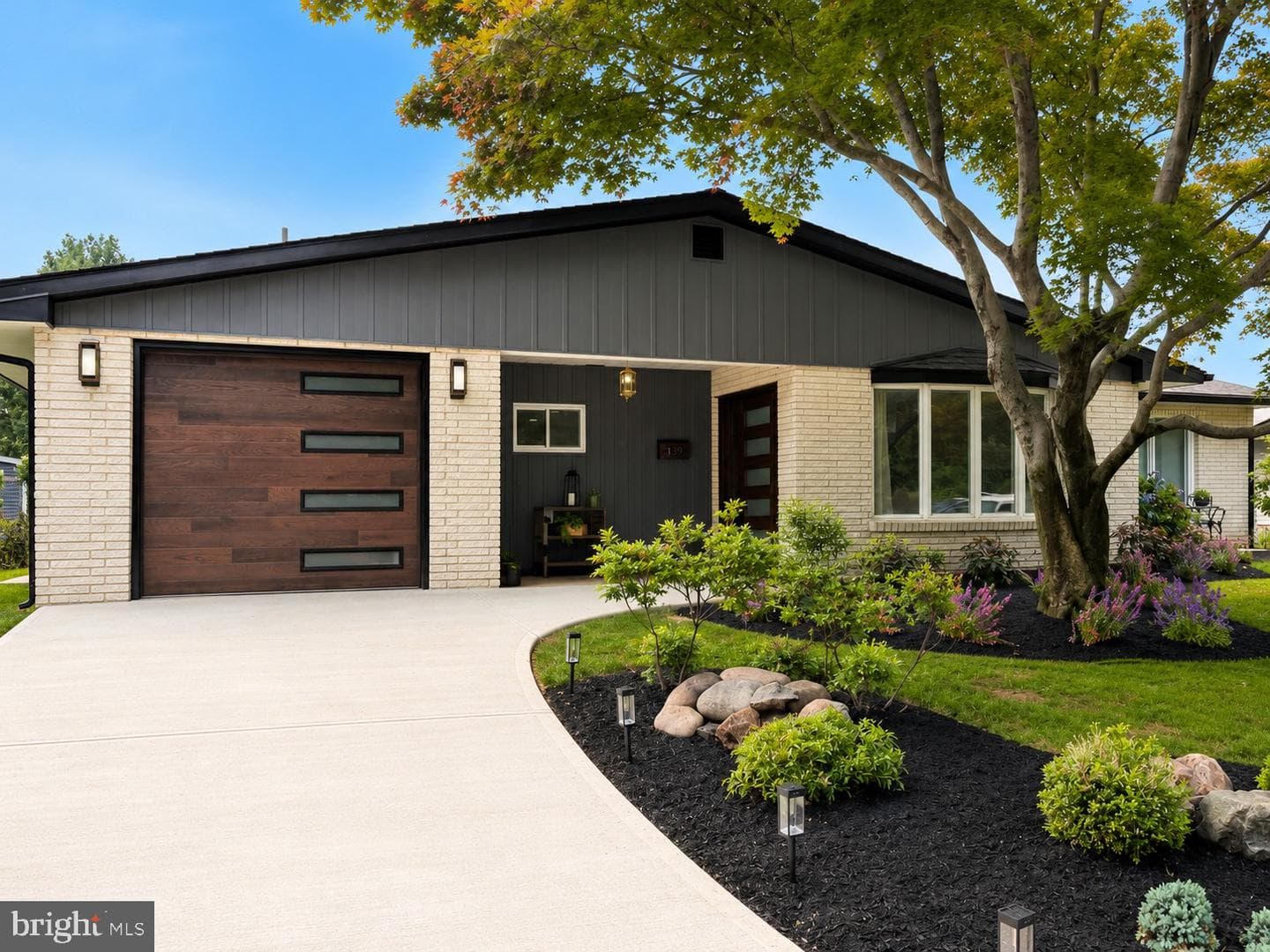 139 Willow Drive, Levittown
