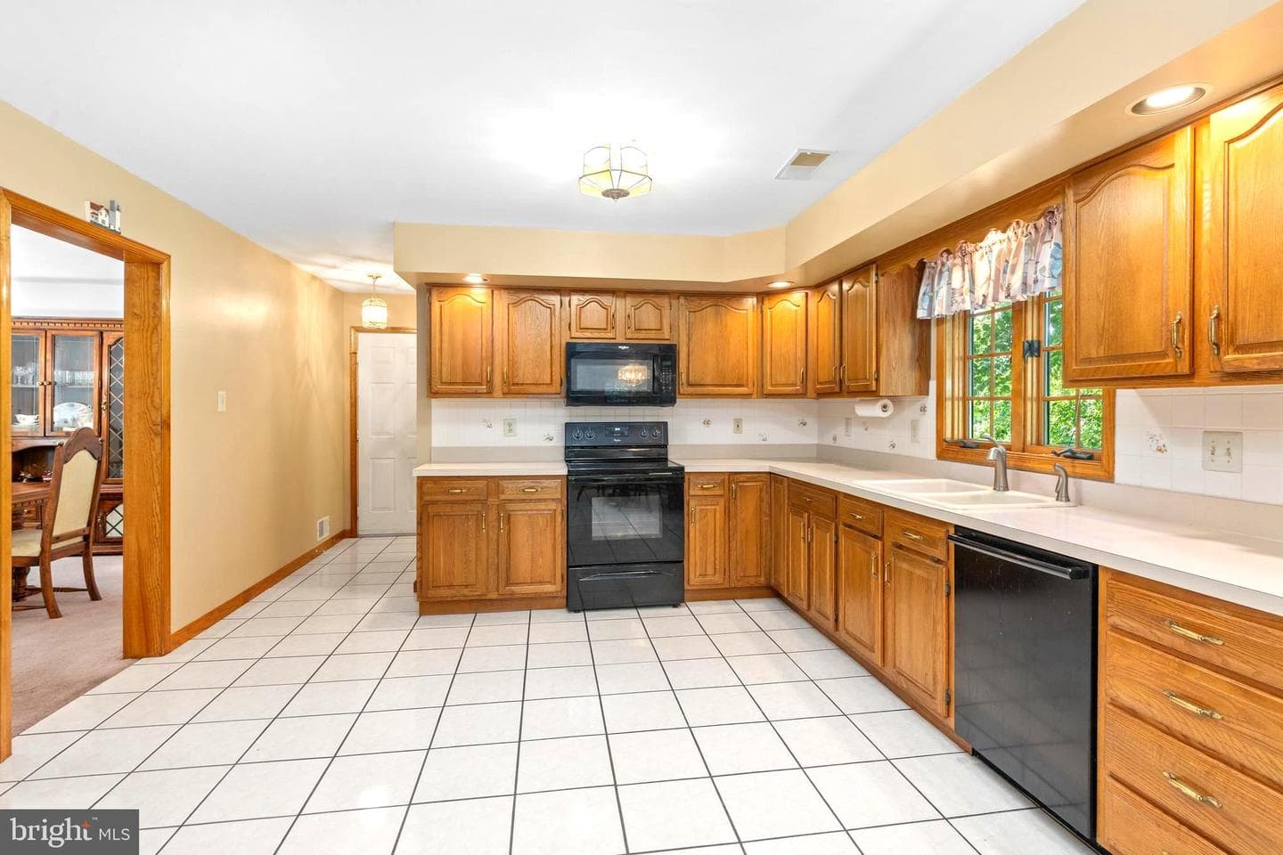 2050 Miller Road photo 10