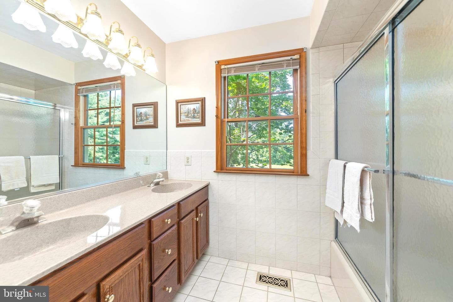 2050 Miller Road photo 33
