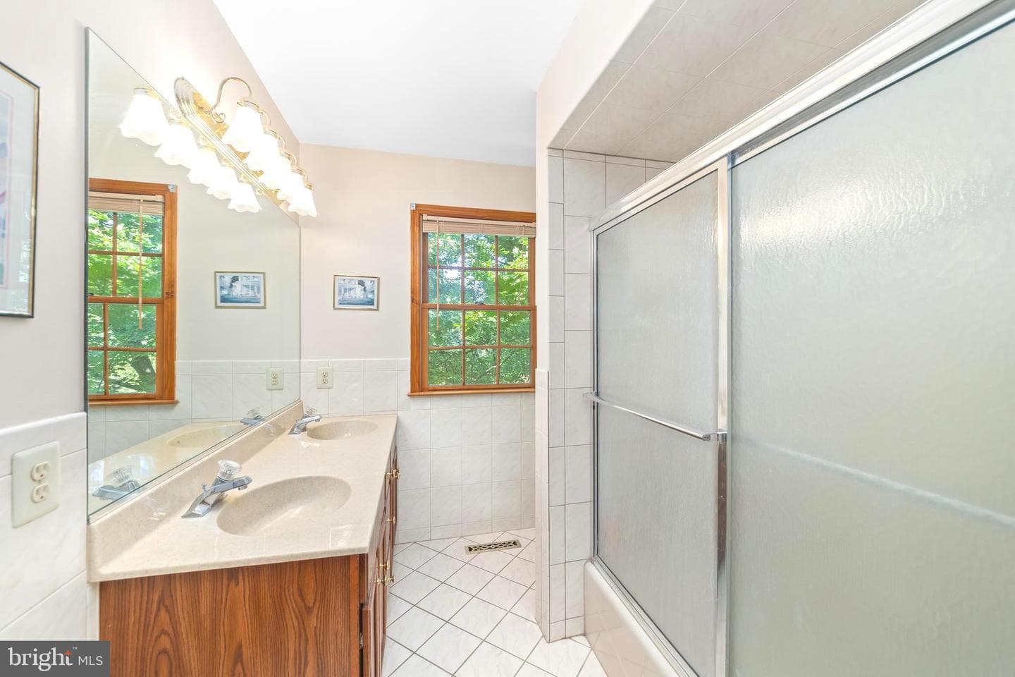 2050 Miller Road photo 34