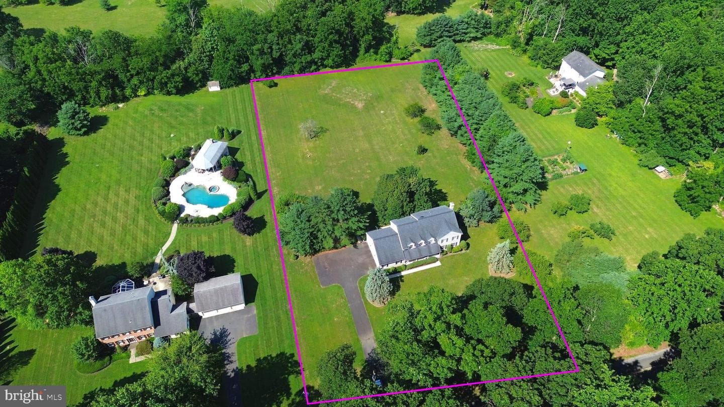 2050 Miller Road photo 6