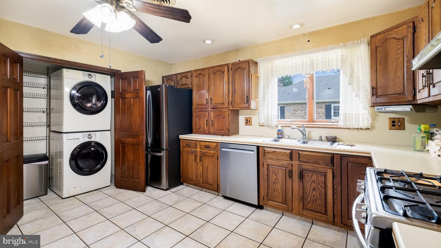 6609 N Radcliffe Street photo 14