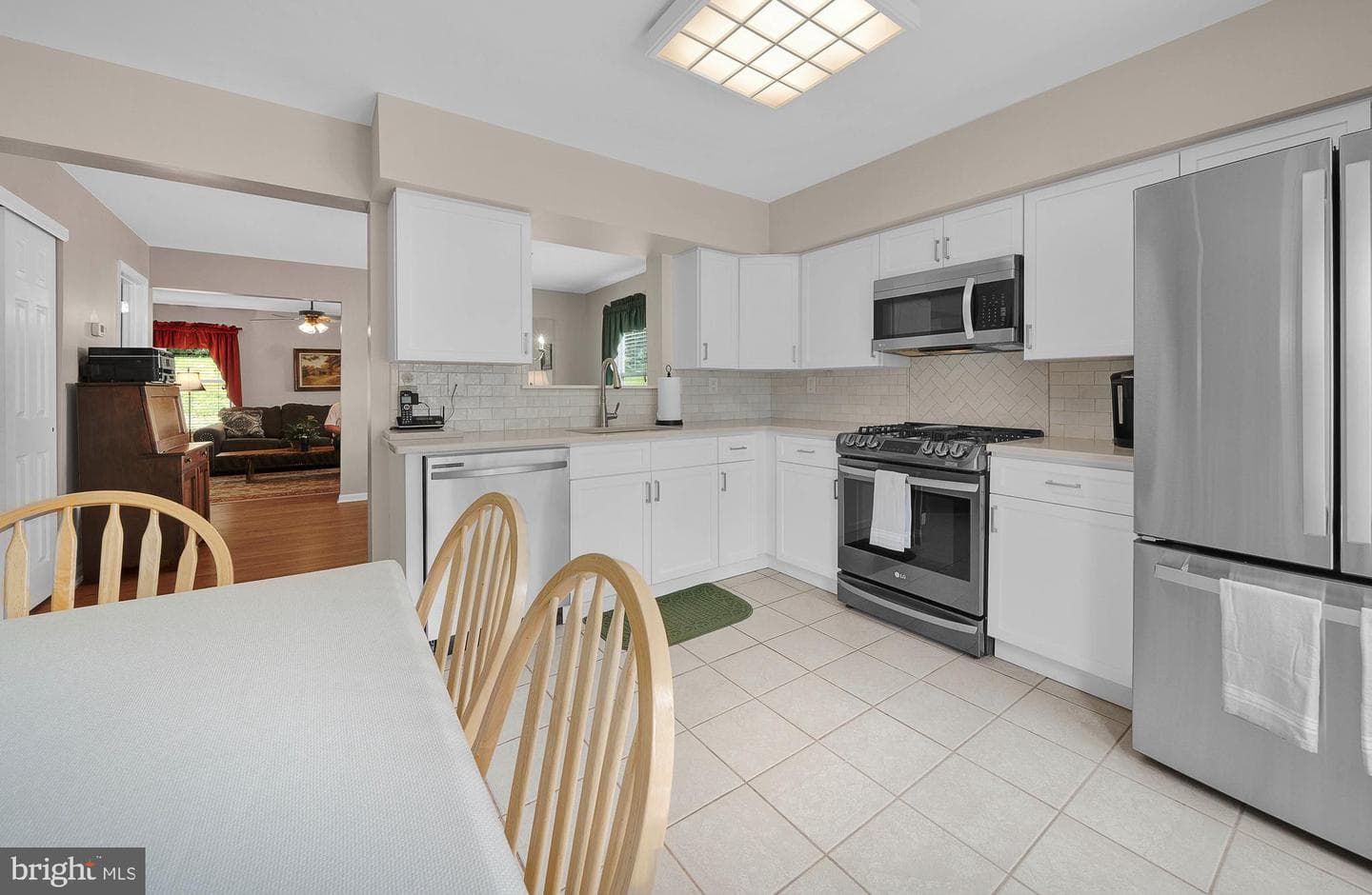4582 Louise Saint Claire Drive photo 4