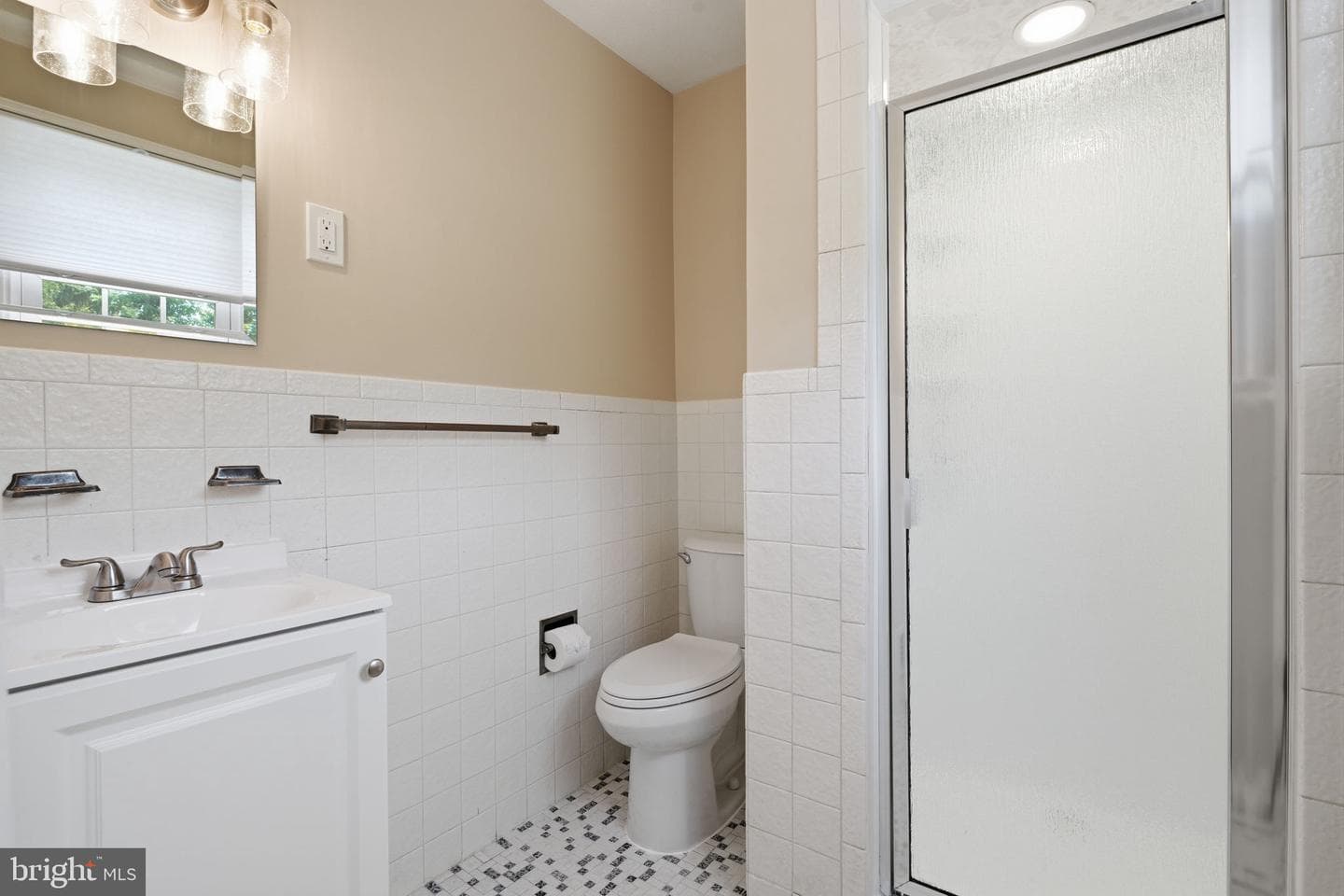 686 Cheryl Drive photo 22