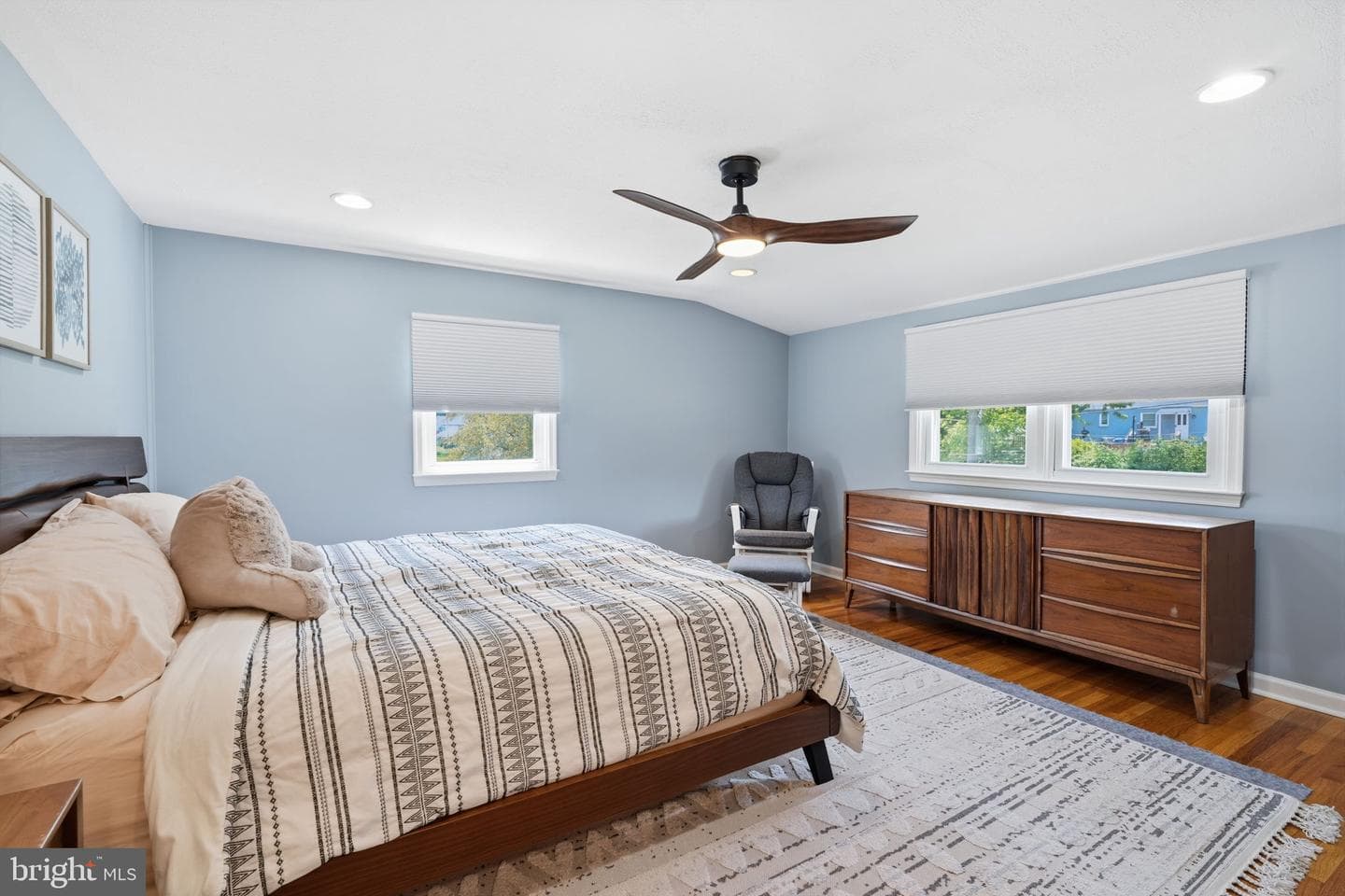 686 Cheryl Drive photo 26