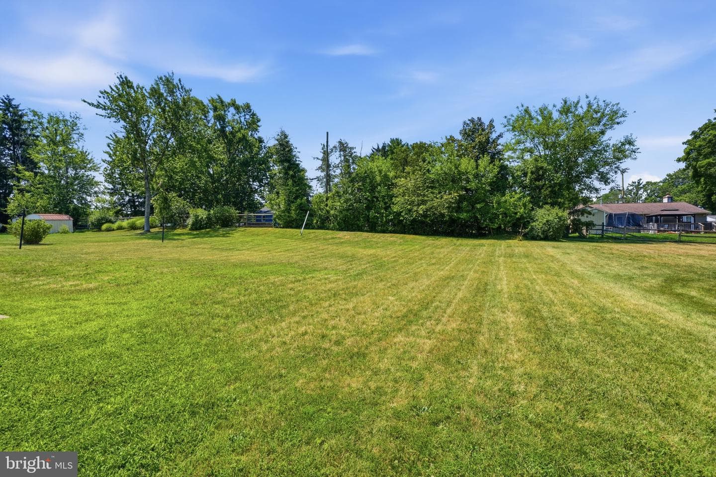 686 Cheryl Drive photo 31