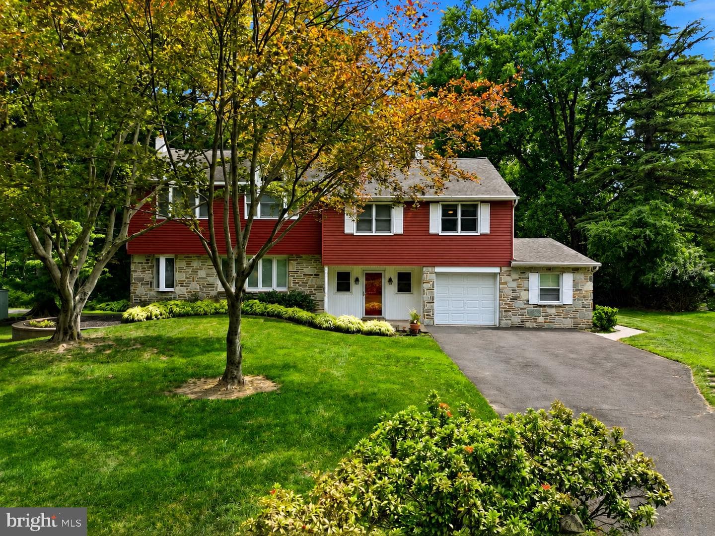 136 Chapel Drive, Holland