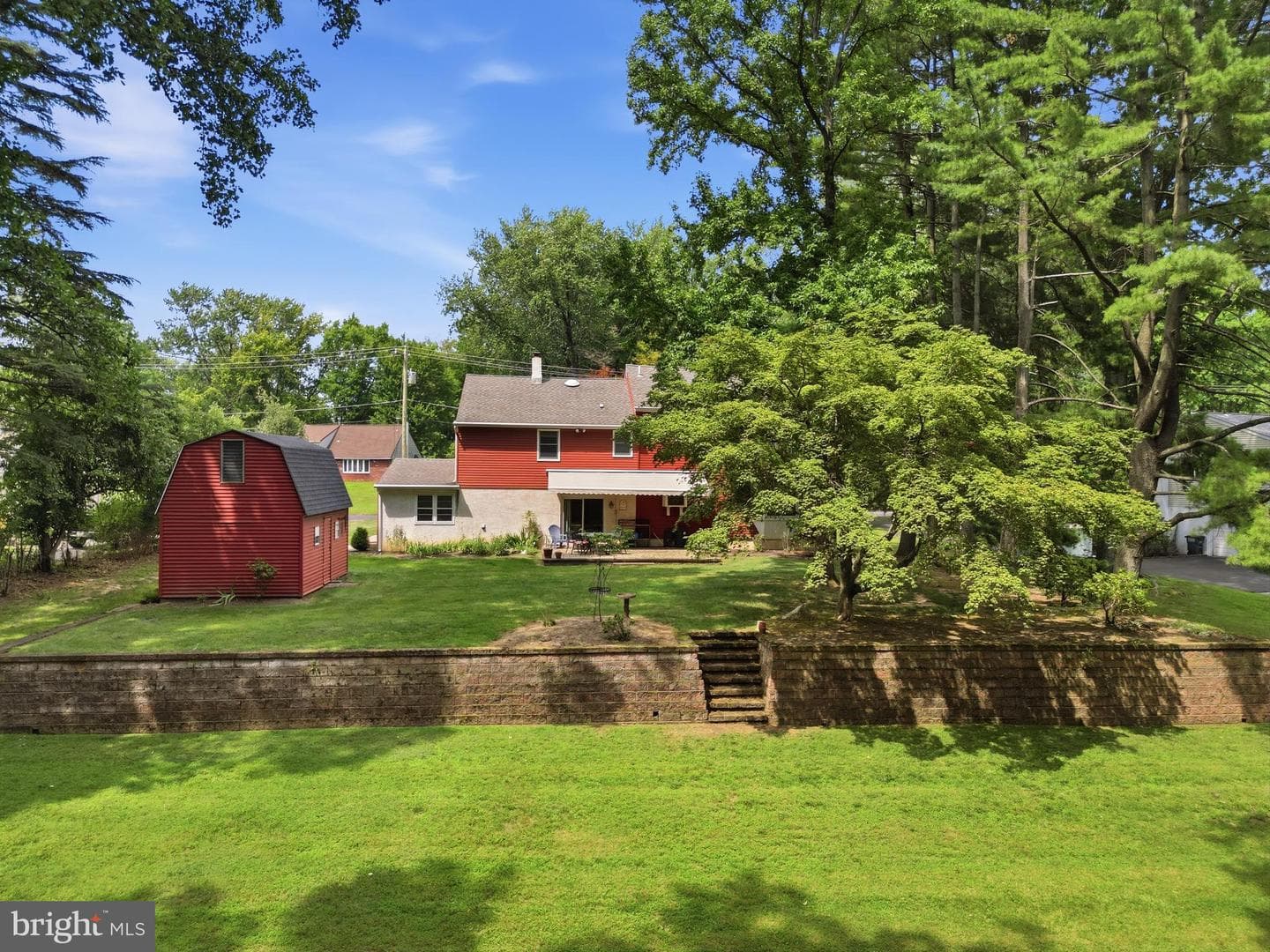 136 Chapel Drive photo 32