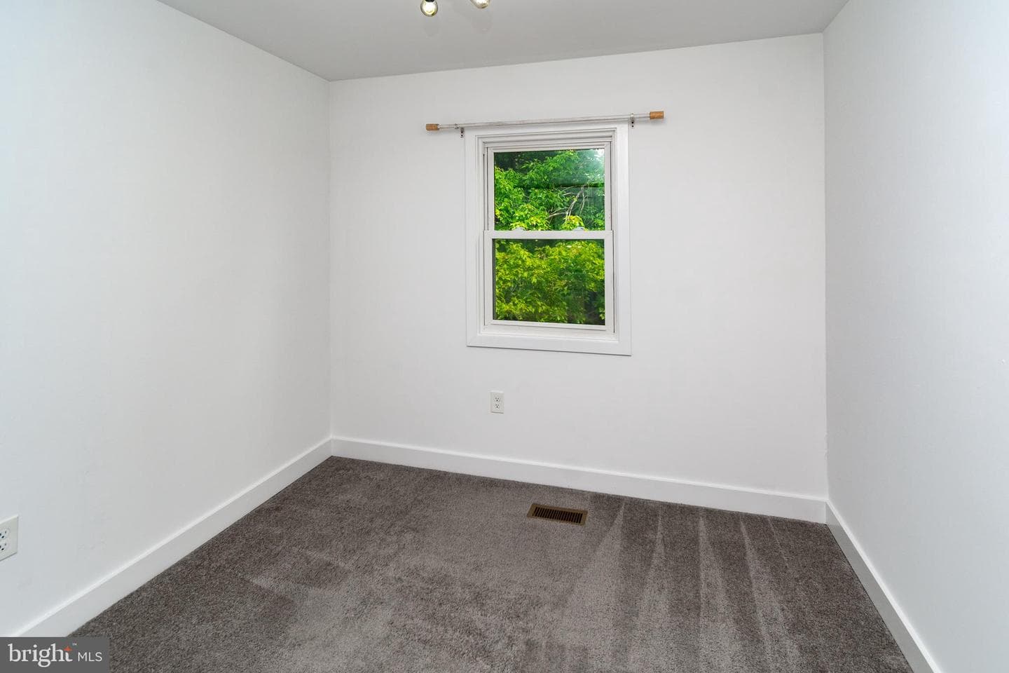 106 Providence Avenue photo 30