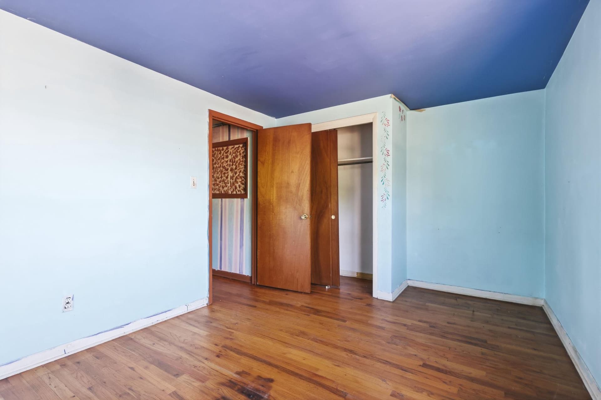 214 Shewell Avenue photo 11
