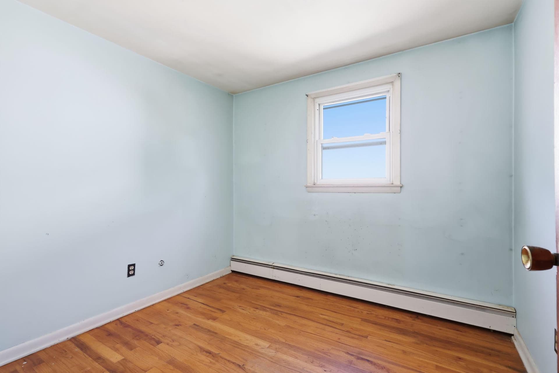 214 Shewell Avenue photo 13