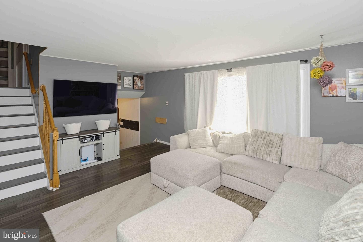 550 Gables Court photo 4