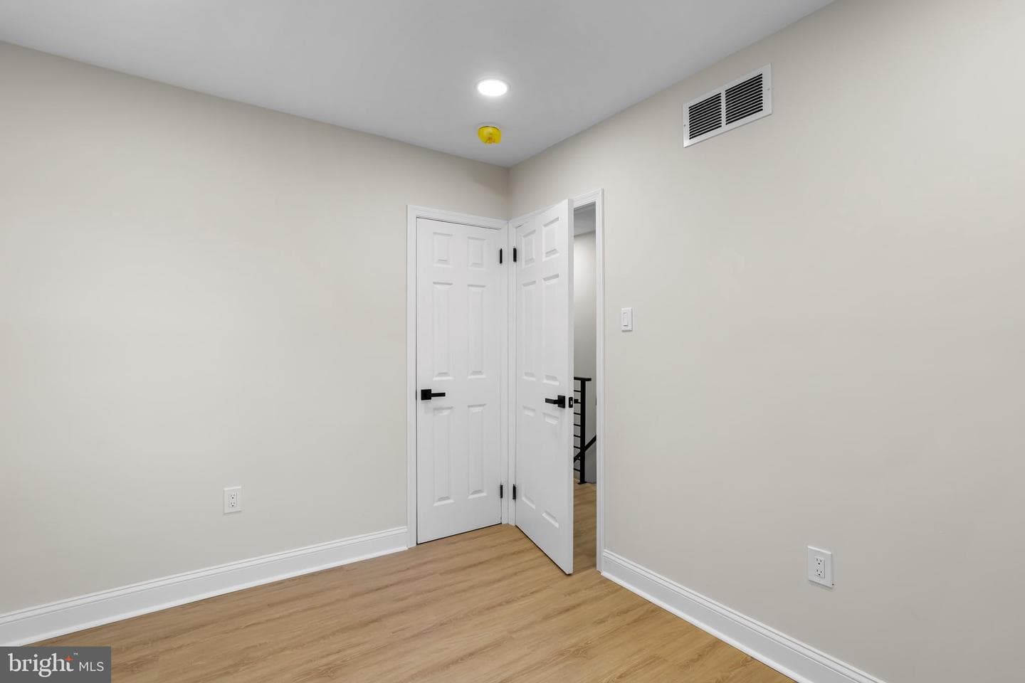 682 Woodlyn Drive photo 33