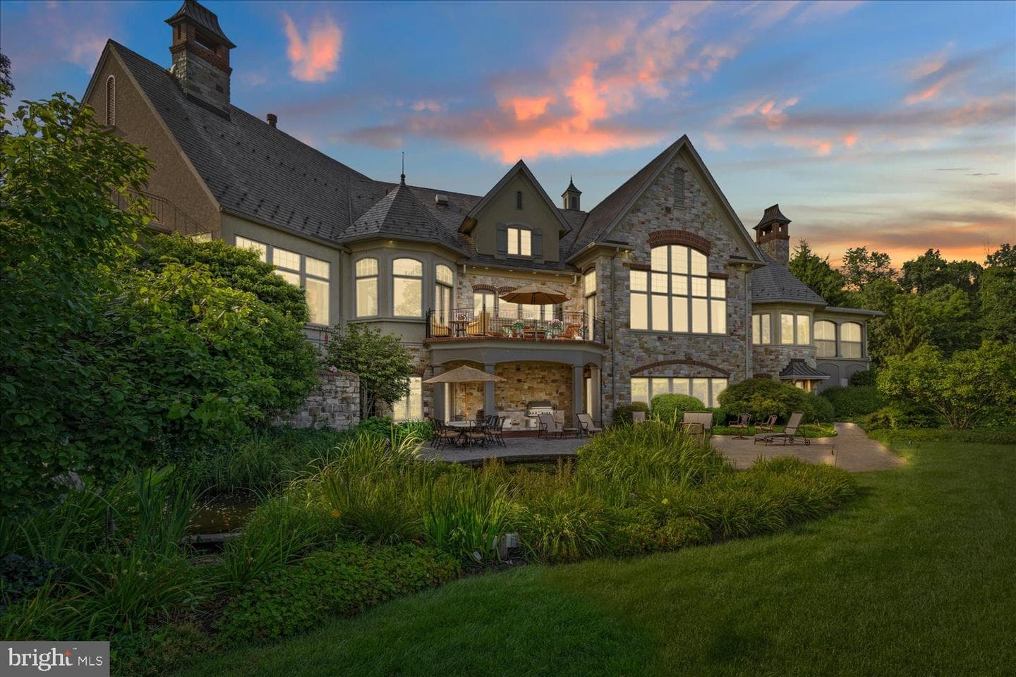 300 River Bend Drive, Enola