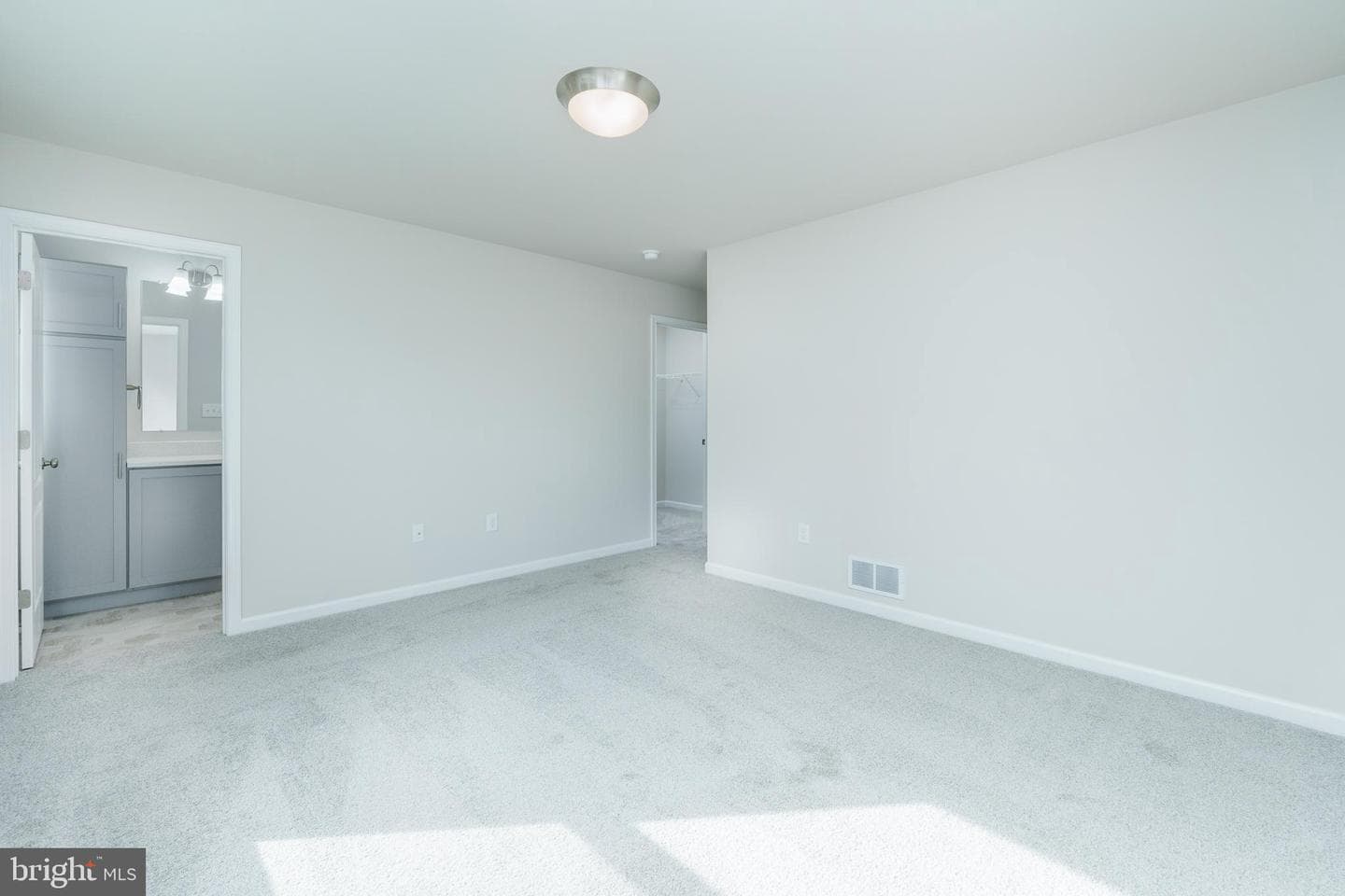 12 Cheltenham Lane photo 22