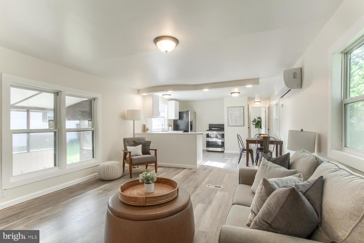 37 Creekside Lane photo 4