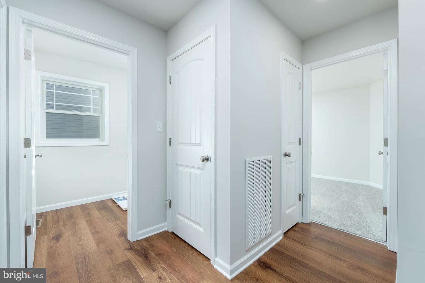 806 Greenwich Lane photo 28