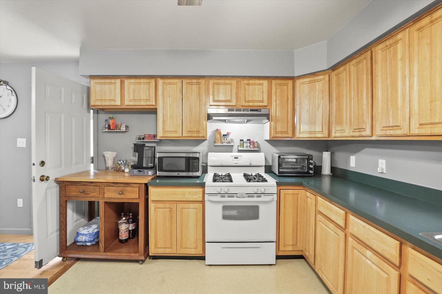 21 Skyport Road photo 10