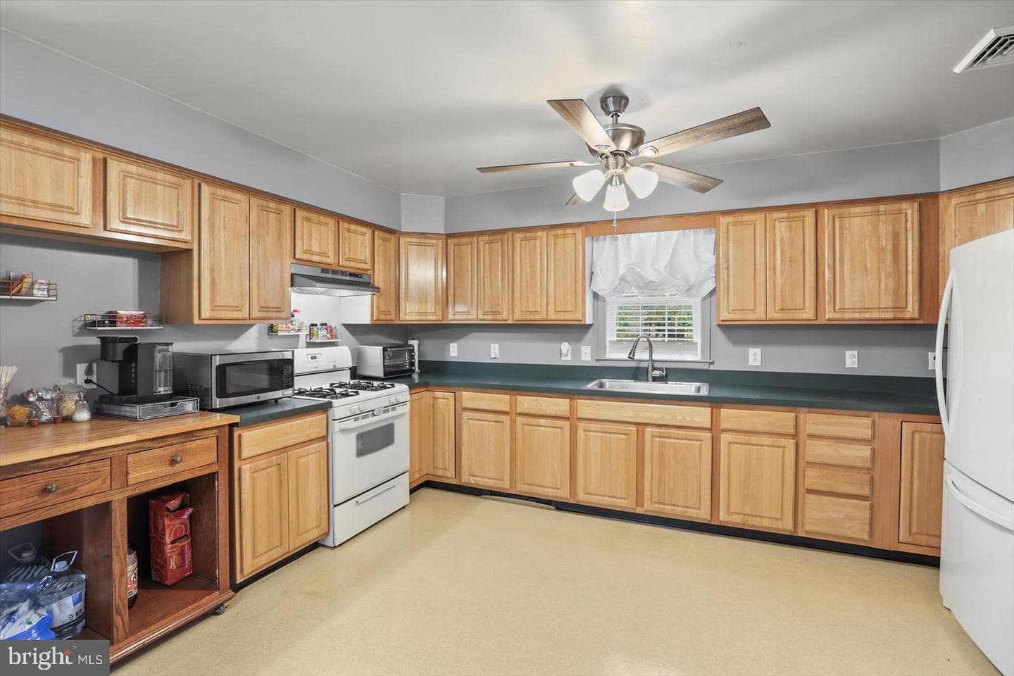 21 Skyport Road photo 8