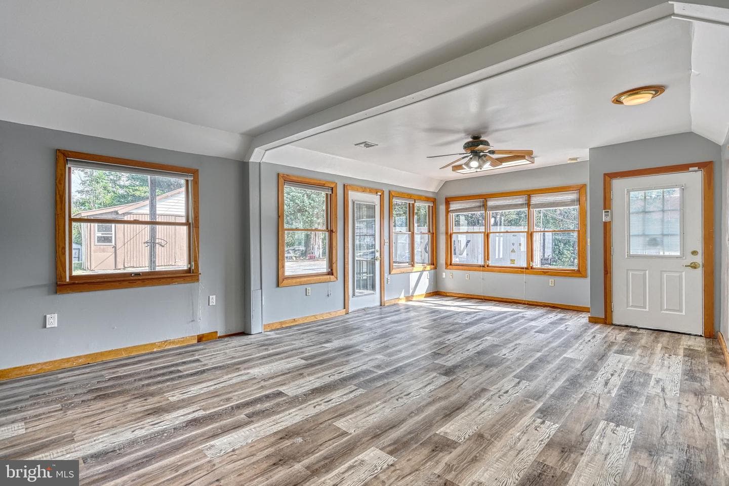 305 W Shady Ln photo 11