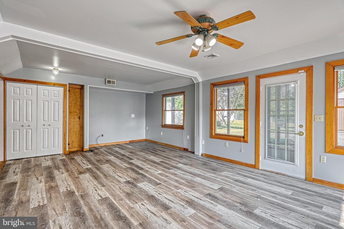 305 W Shady Ln photo 12