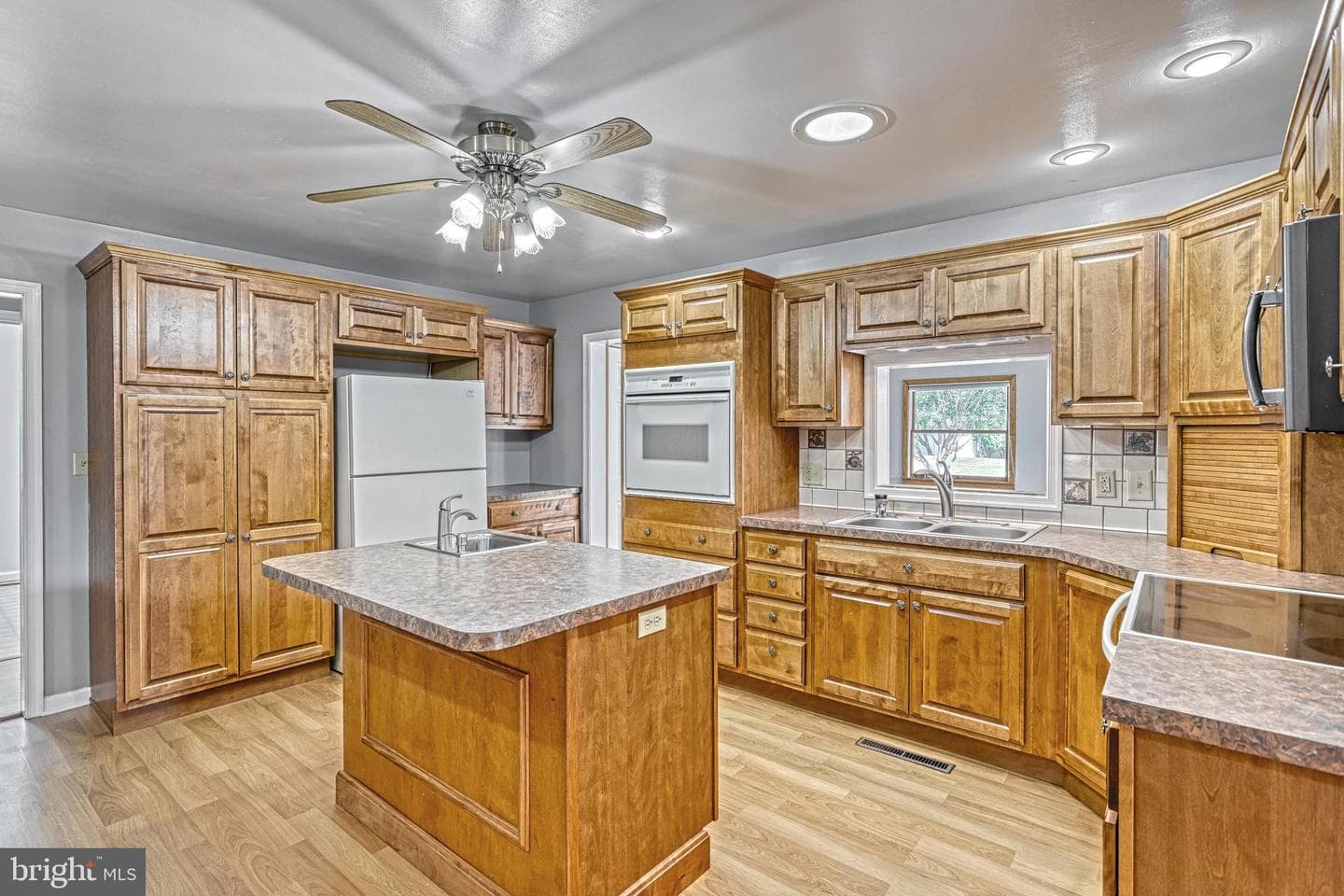 305 W Shady Ln photo 14
