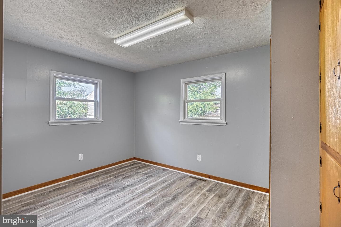 305 W Shady Ln photo 23