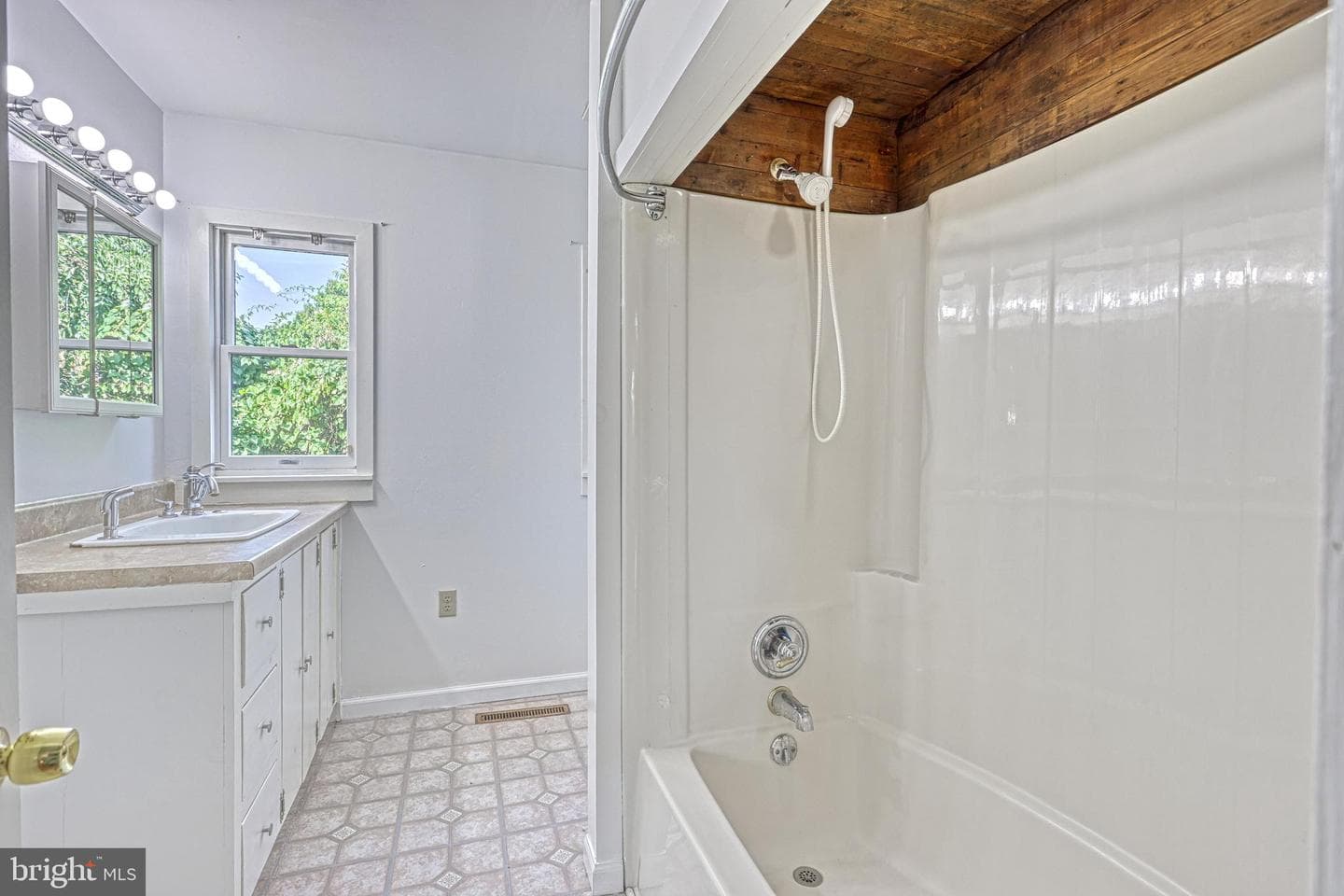 305 W Shady Ln photo 26
