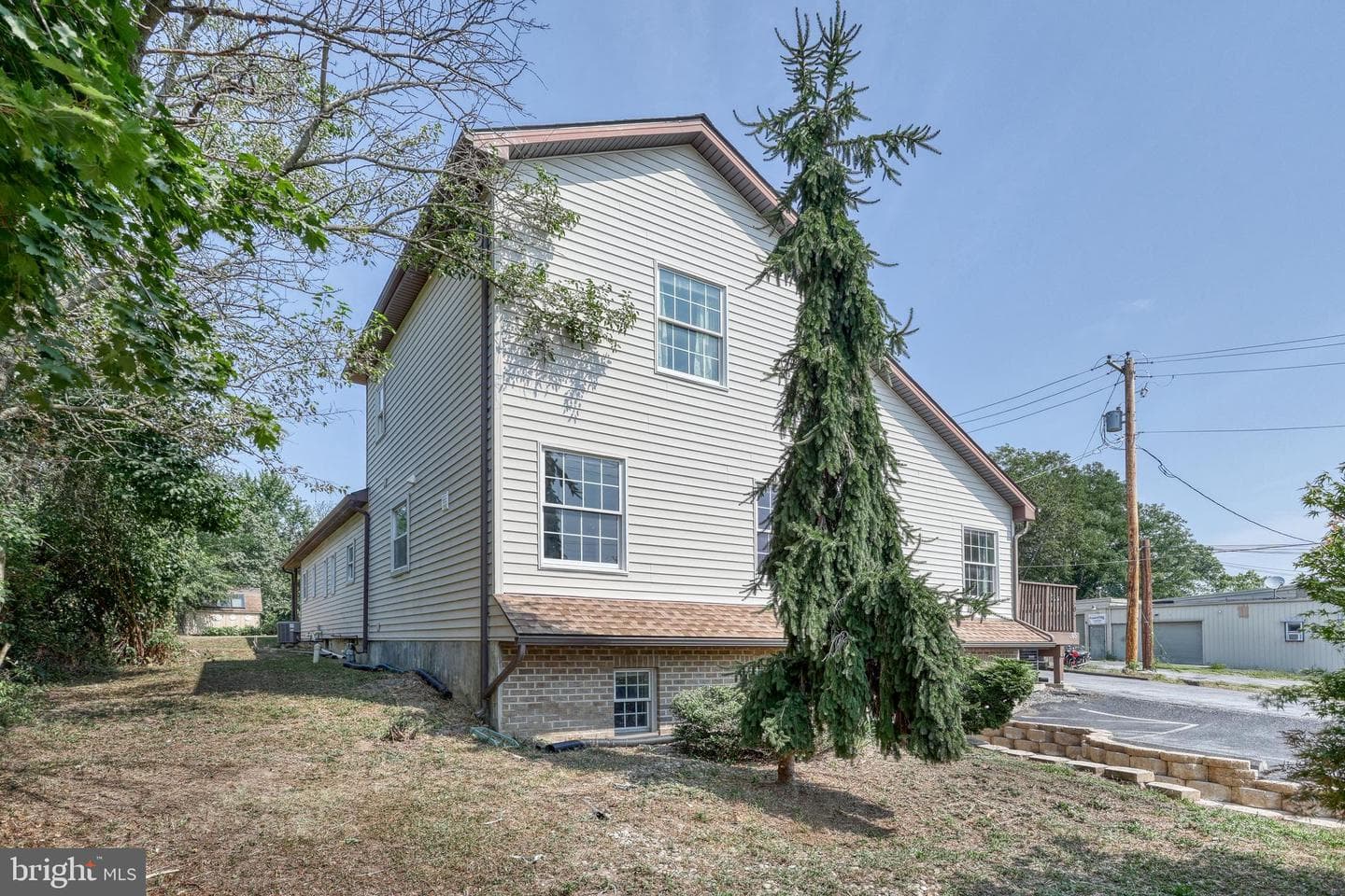 305 W Shady Ln photo 5