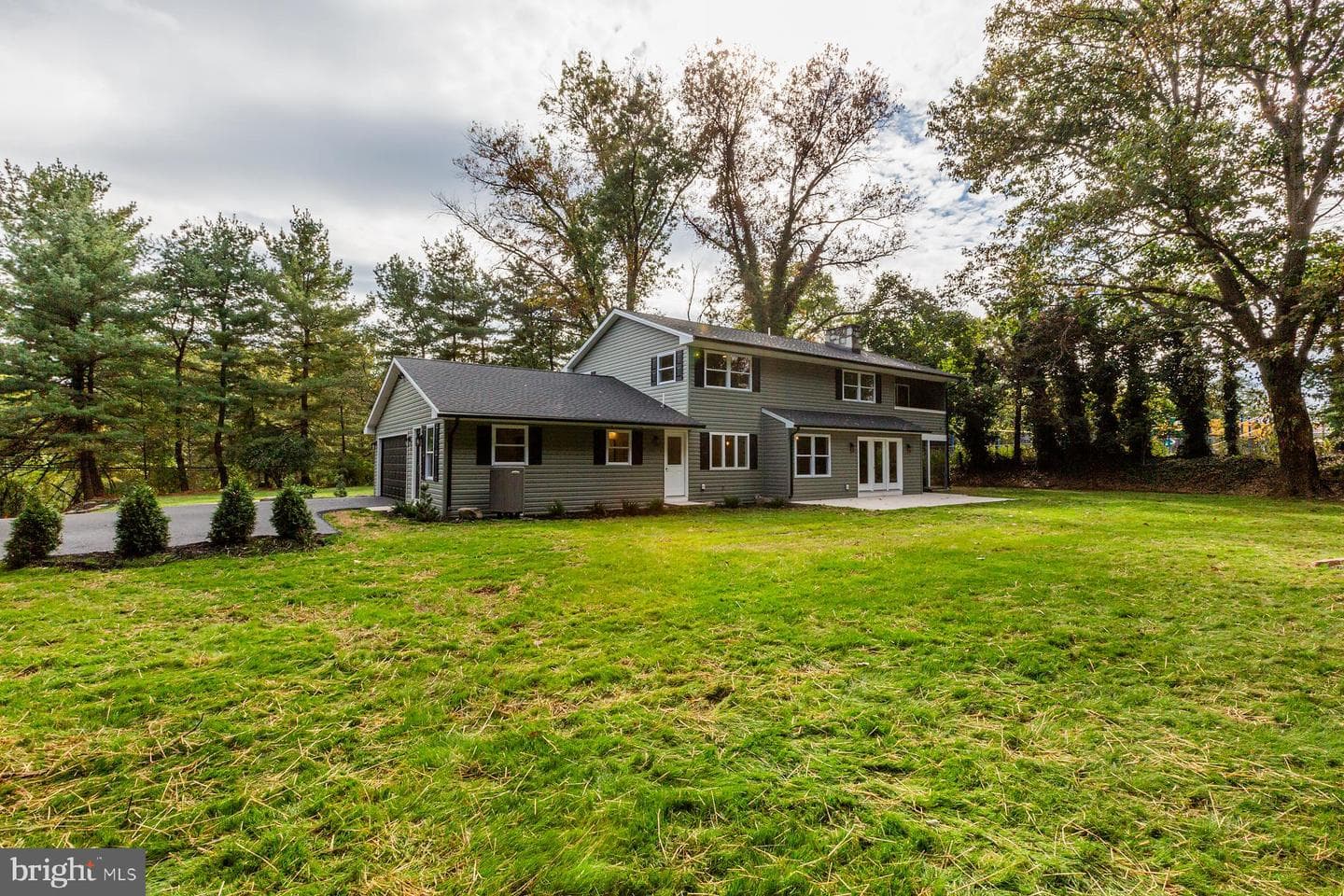 908 W Walnut Street photo 15