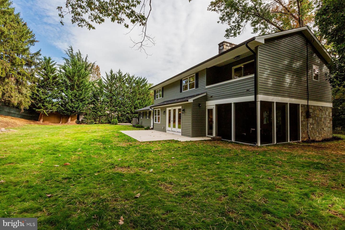 908 W Walnut Street photo 45