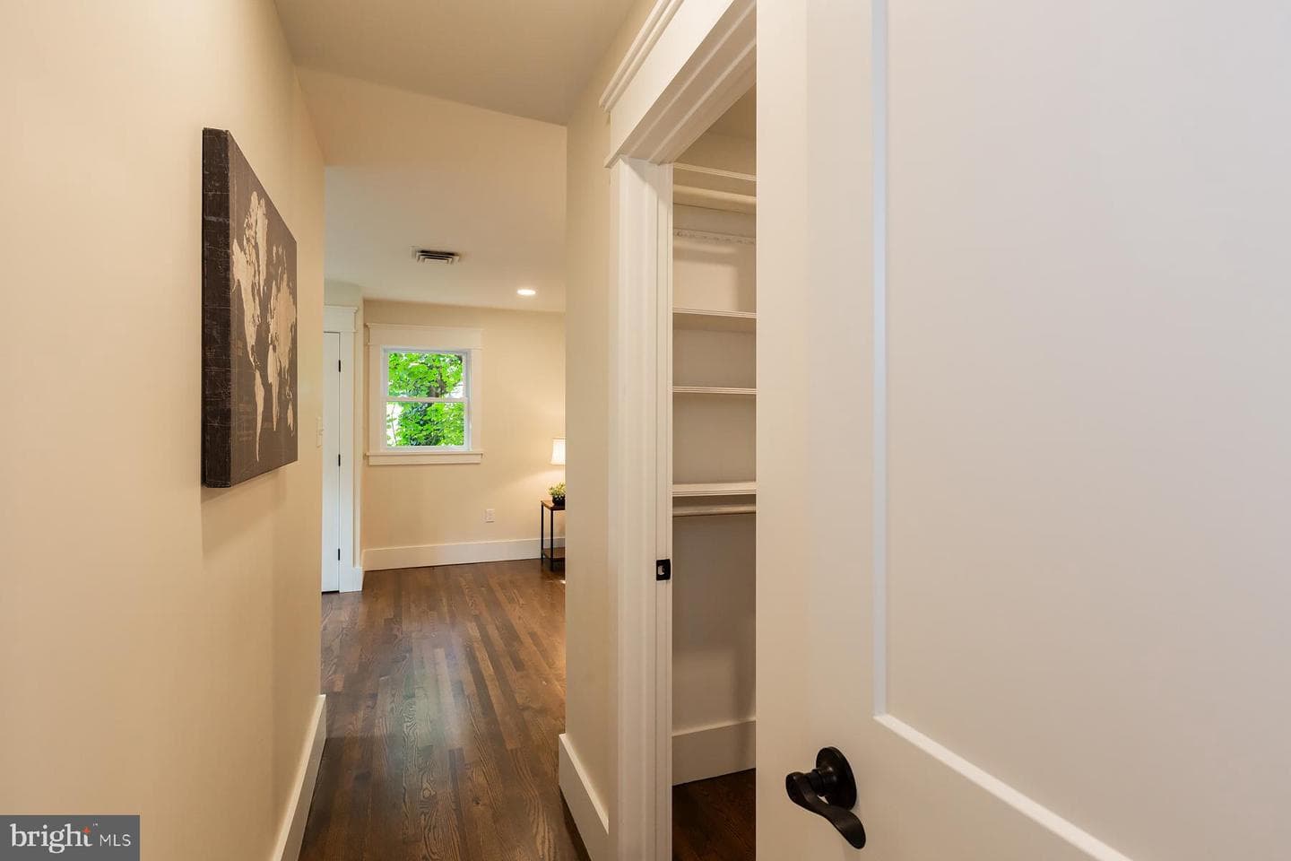 908 W Walnut Street photo 65