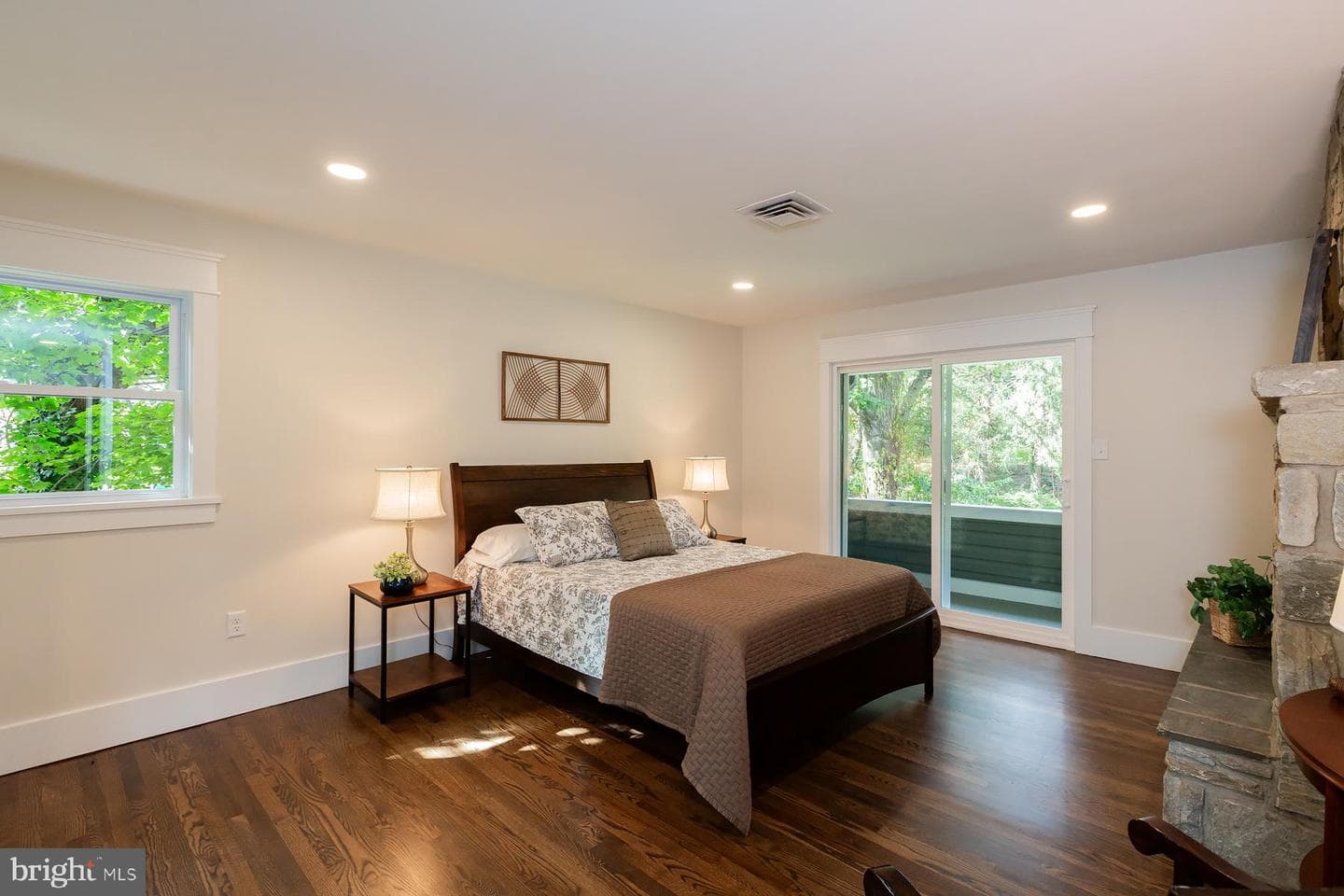 908 W Walnut Street photo 66